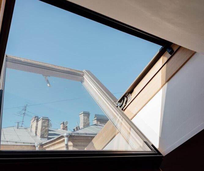 غرفة قياسية ذات أسقف منحدرة, White Hostel