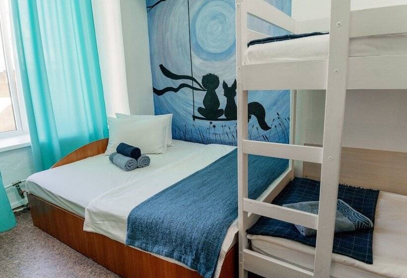 غرفة عائلية, White Hostel