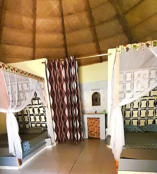 اتاق استاندارد چهار تخته, Le Chamama