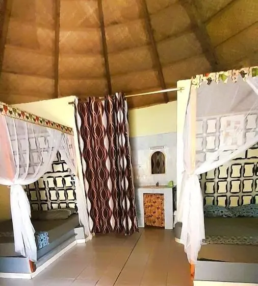 اتاق استاندارد چهار تخته, Le Chamama