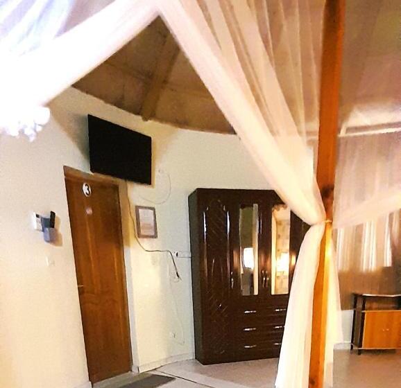 اتاق استاندارد چهار تخته, Le Chamama