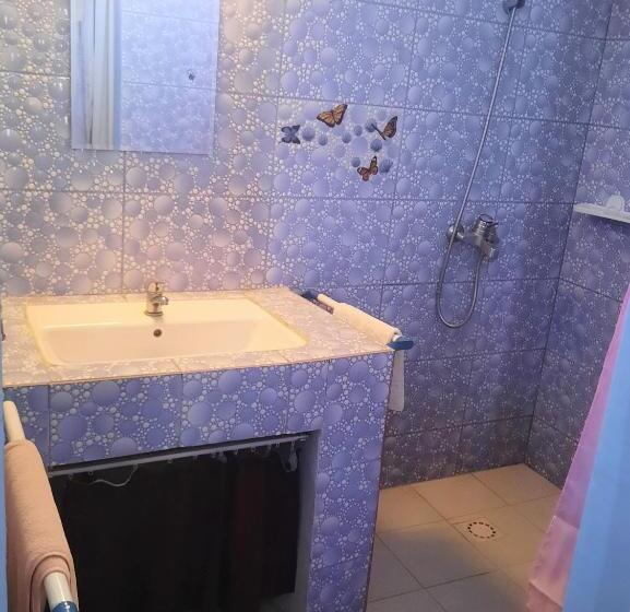 اتاق راحتی سه تخته, Le Chamama