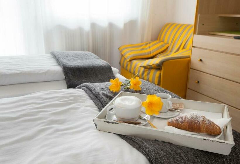 غرفة قياسية مزوَّدة بشُرفة, Park Hotel Eden