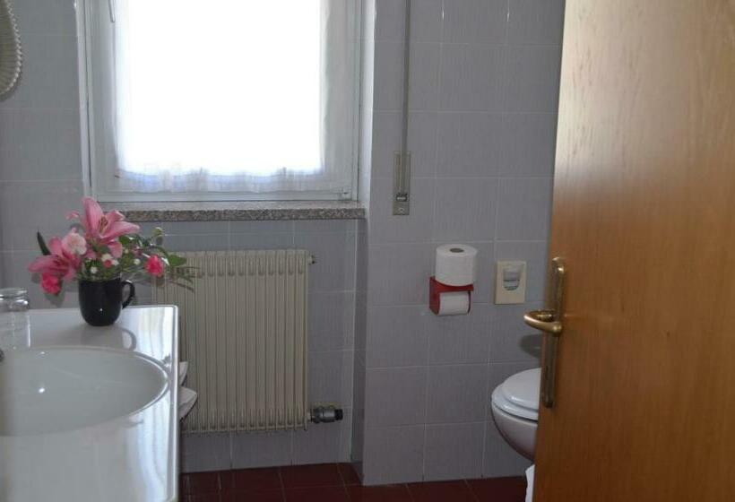 غرفة قياسية ثلاثية مزودة بشرفة, Park Hotel Eden