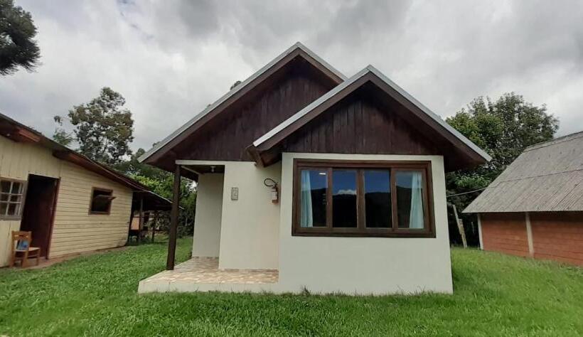 חדר קלאסי לארבעה, Refúgio Do Lago