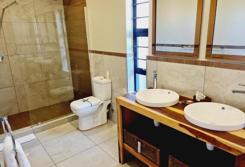 חדר סטנדרט, The Hank Bethlehem Pty Ltd