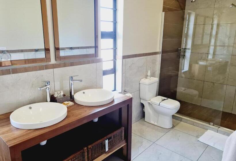 חדר סטנדרט, The Hank Bethlehem Pty Ltd