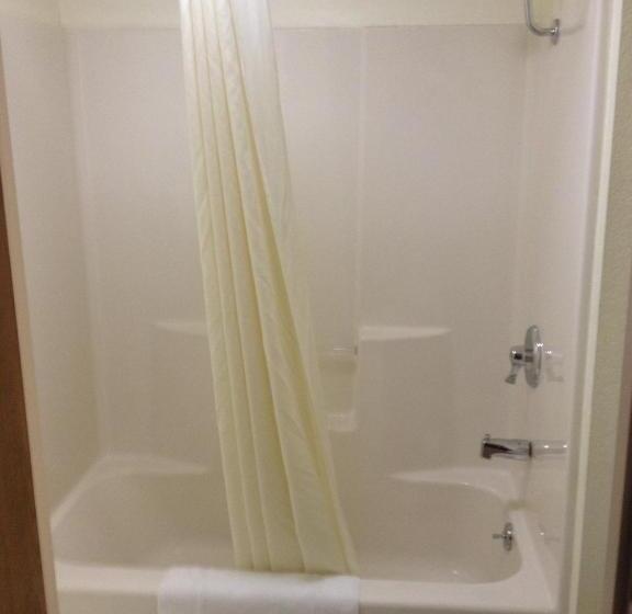 غرفة قياسية سرير كينج, Baymont By Wyndham Springfield South Hwy 65