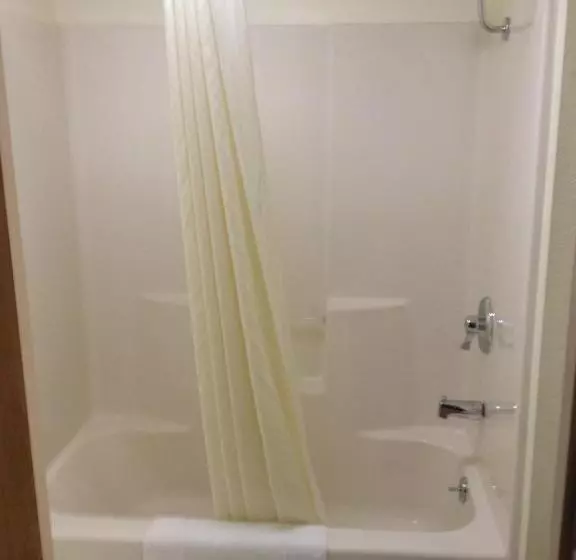 デラックススタジオ, Baymont By Wyndham Springfield South Hwy 65