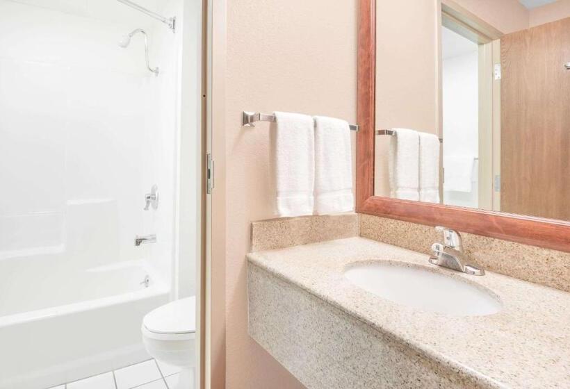 Студия Deluxe, Baymont By Wyndham Springfield South Hwy 65