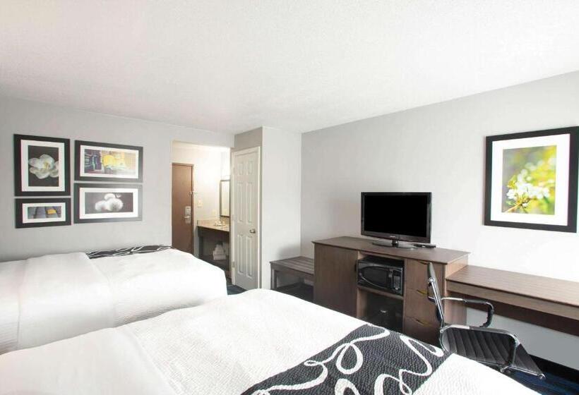 חדר דלוקס, La Quinta Inn By Wyndham St. Louis Hazelwood  Airport North