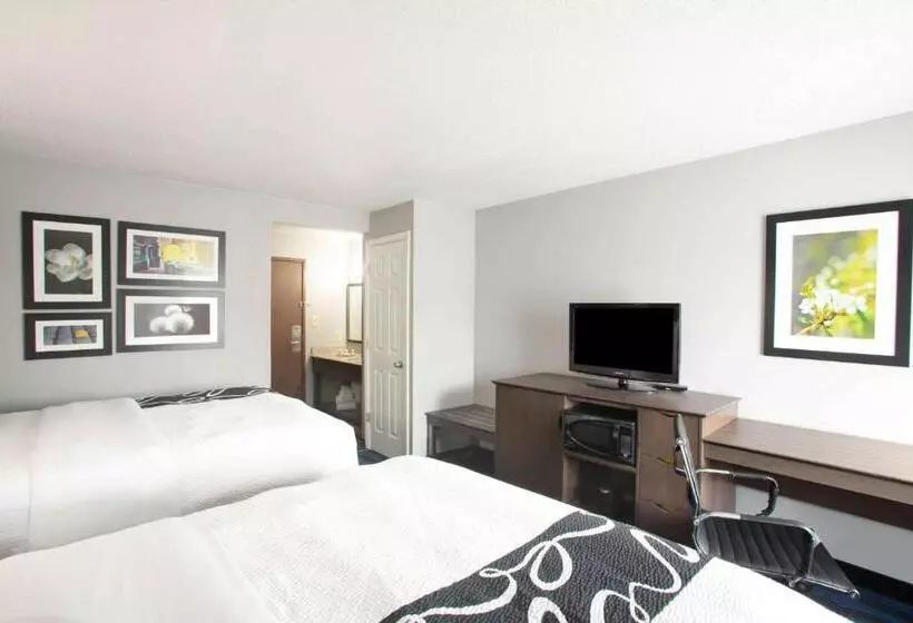 اتاق لوکس, La Quinta Inn By Wyndham St. Louis Hazelwood  Airport North