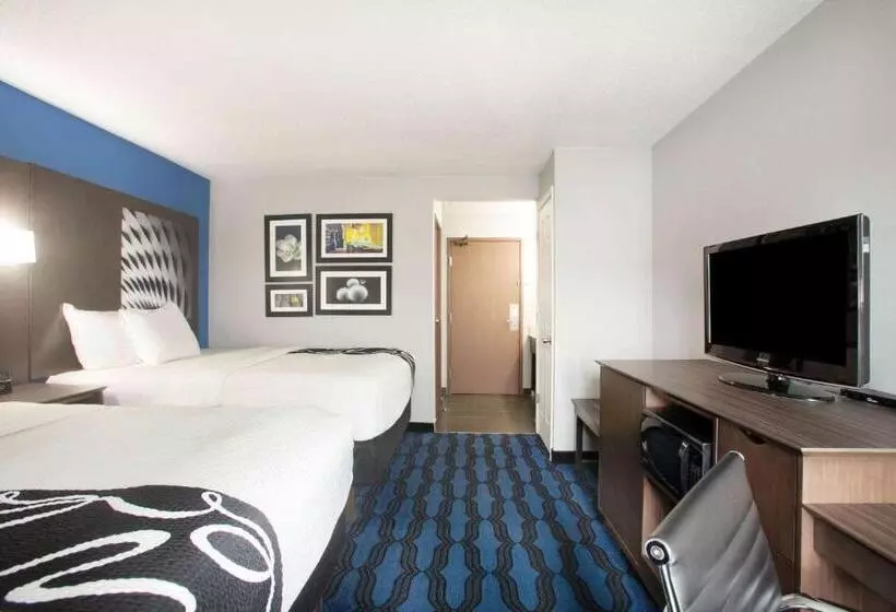 اتاق لوکس, La Quinta Inn By Wyndham St. Louis Hazelwood  Airport North