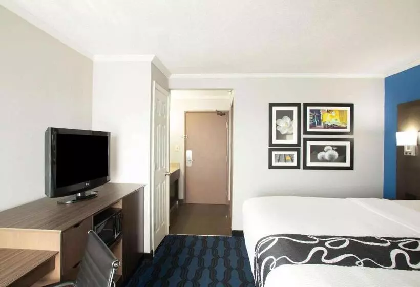 اتاق لوکس با تخت بزرگ, La Quinta Inn By Wyndham St. Louis Hazelwood  Airport North