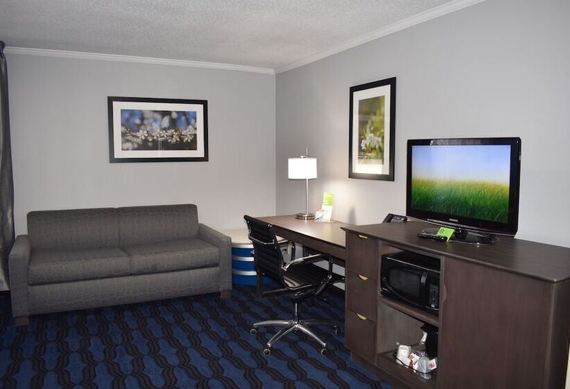 Номер Deluxe, La Quinta Inn By Wyndham St. Louis Hazelwood  Airport North