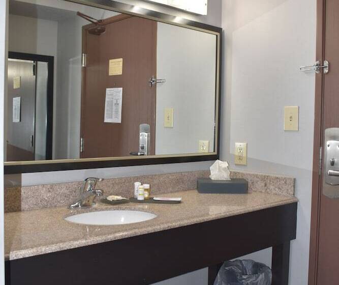 חדר דלוקס, La Quinta Inn By Wyndham St. Louis Hazelwood  Airport North