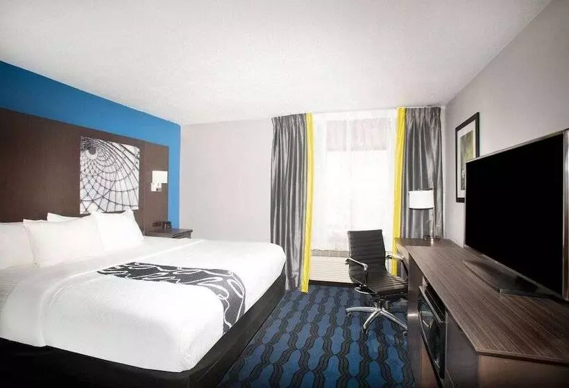اتاق دلوکس مخصوص معلولین, La Quinta Inn By Wyndham St. Louis Hazelwood  Airport North