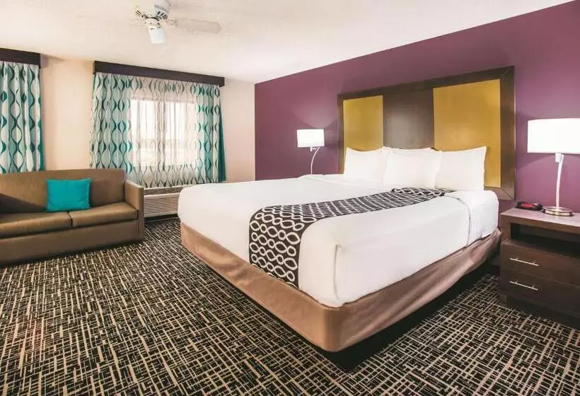 キングサイズベッドのエクゼクティブルーム, La Quinta By Wyndham Cincinnati Ne   Mason