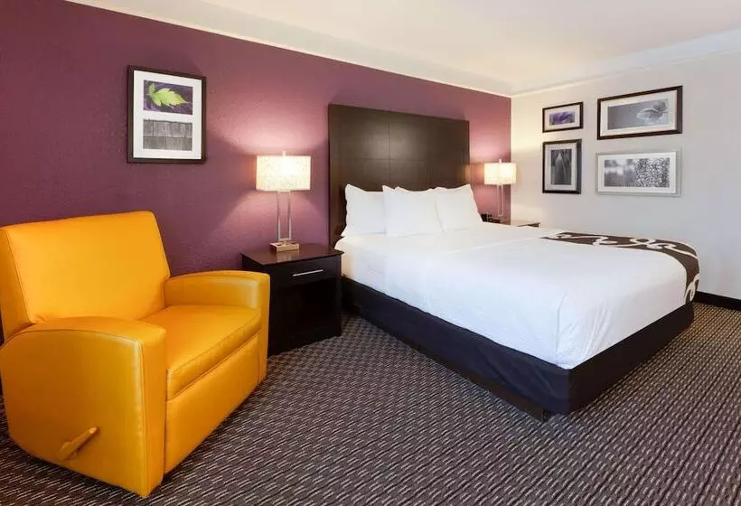 デラックスルーム, La Quinta By Wyndham Detroit Utica