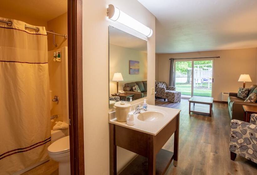 جناح, Parkwood Lodge