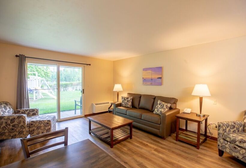 جناح, Parkwood Lodge