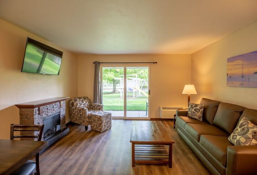 جناح, Parkwood Lodge