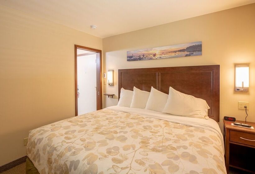 جناح, Parkwood Lodge