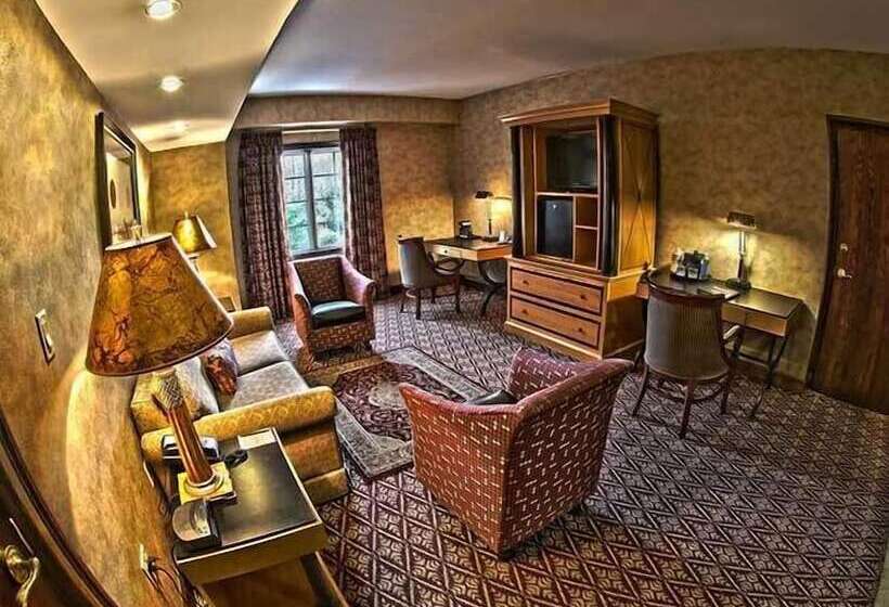 Люкс, The Bertram Inn & Conf Ctr Trademark Collection By Wyndham