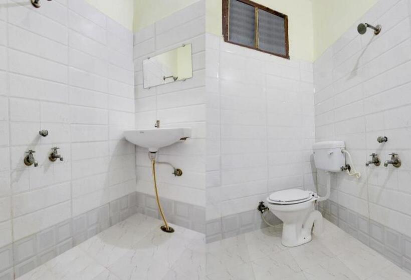 Economy Room, Itsy Hotels Royal Monarch