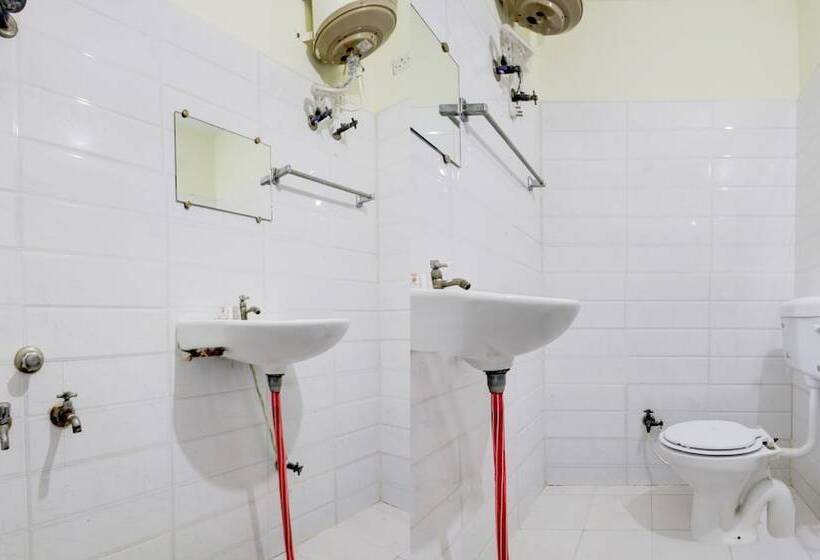 Standard Room, Itsy Hotels Royal Monarch