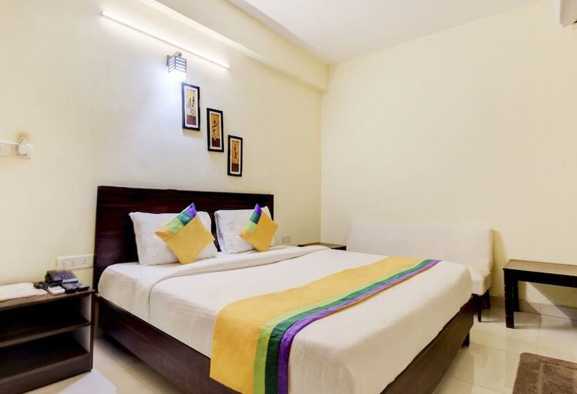 Standard Room, Itsy Hotels Royal Monarch