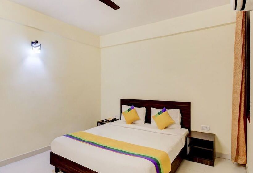 Standard Room, Itsy Hotels Royal Monarch