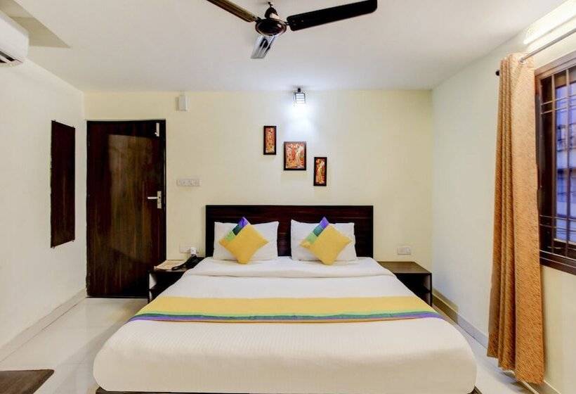 Standard Room, Itsy Hotels Royal Monarch