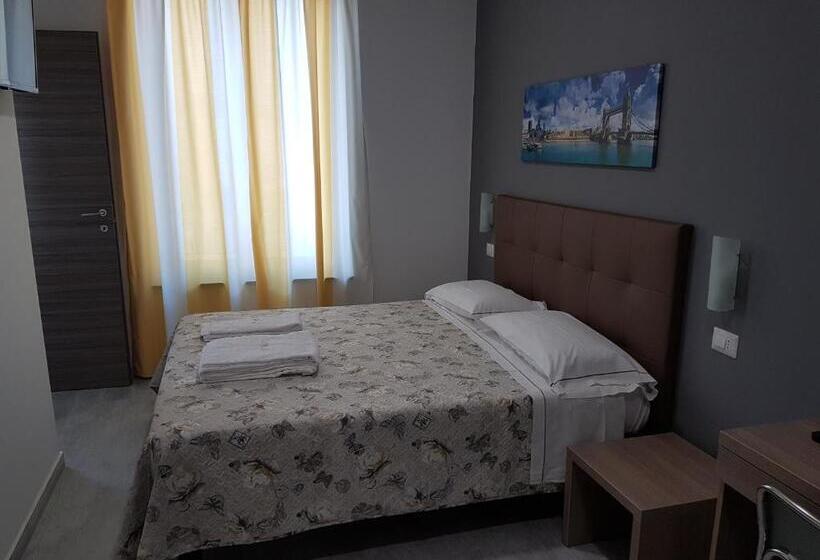 غرفة قياسية ثلاثية, Oregon