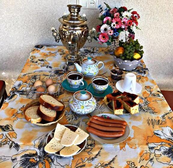 اتاق استاندارد سه نفره, Season