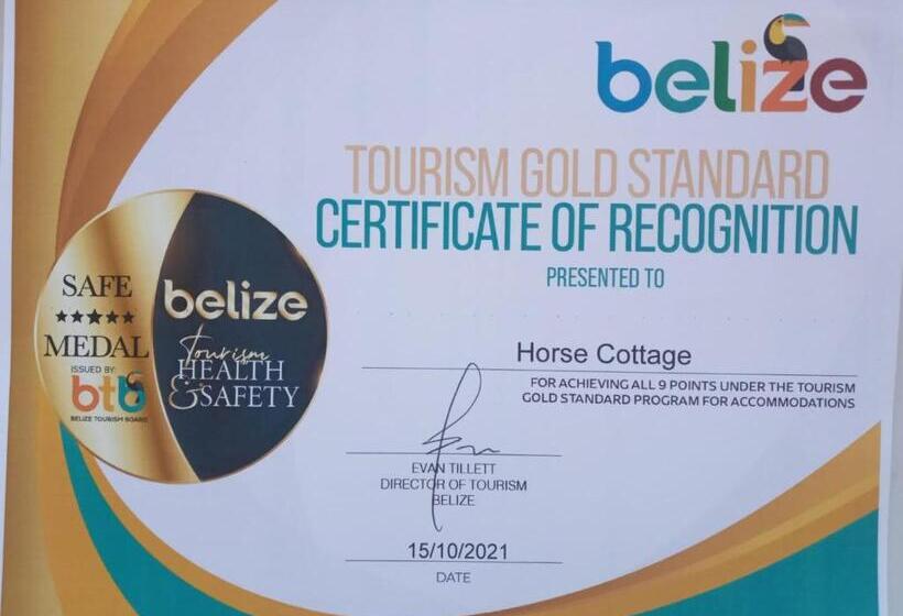 بنگله خانوادگی, Horse Cottage