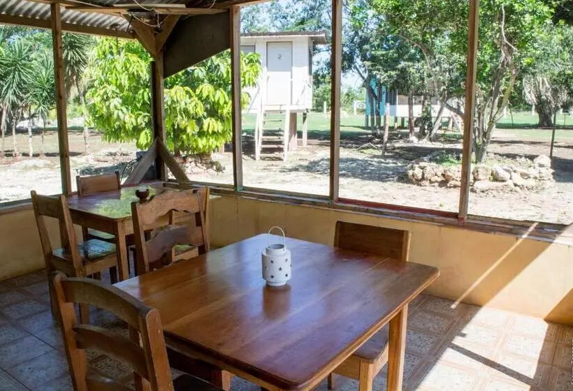 بنگله خانوادگی, Horse Cottage