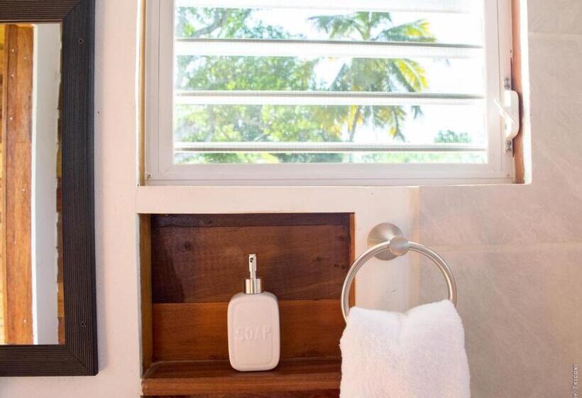 ویلای استاندارد با چشمانداز باغ, Horse Cottage