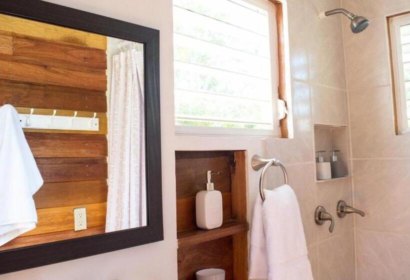 ویلای استاندارد با چشمانداز باغ, Horse Cottage