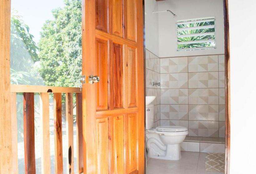 اتاق لوکس سه تخته, Horse Cottage