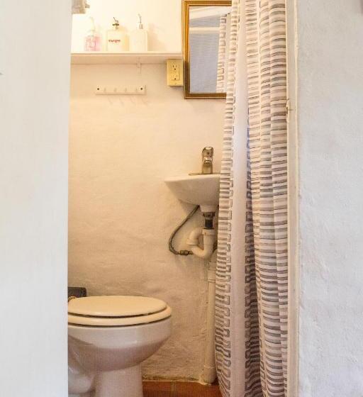 اتاق استاندارد اینتریور, Horse Cottage