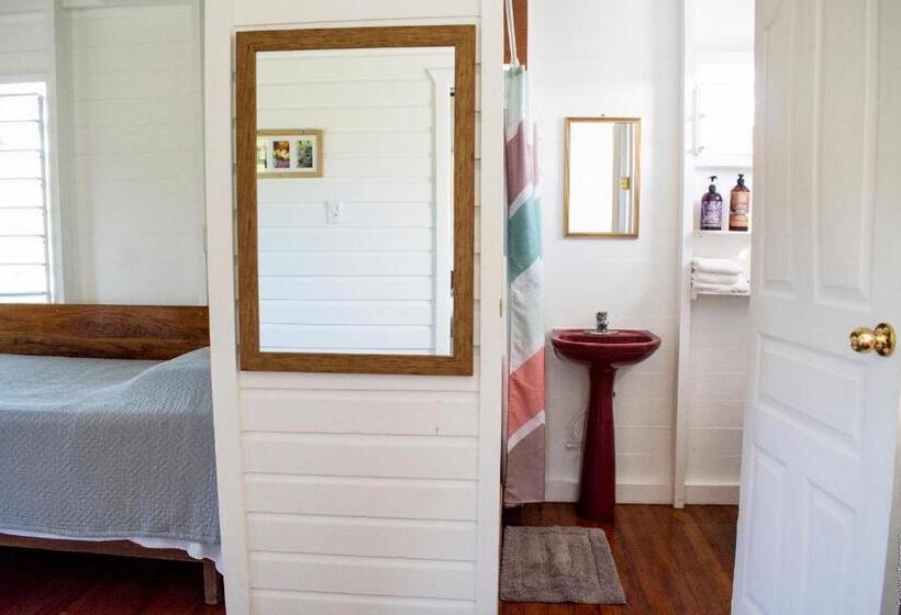 بنگله خانوادگی, Horse Cottage