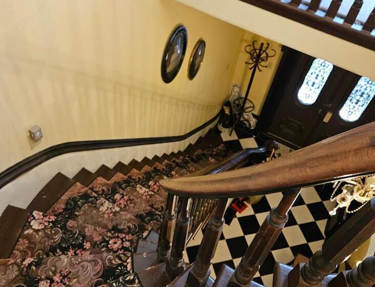 غرفة ديلوكس, 1873 Victorian Rose B & B