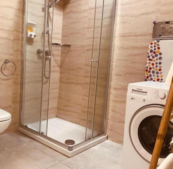 استودیوی استاندارد, La 88 Boutique