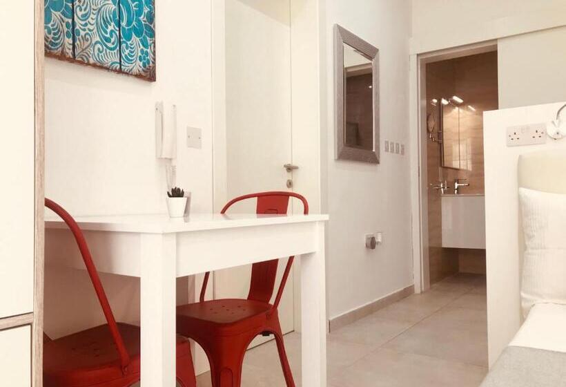 استودیوی استاندارد, La 88 Boutique