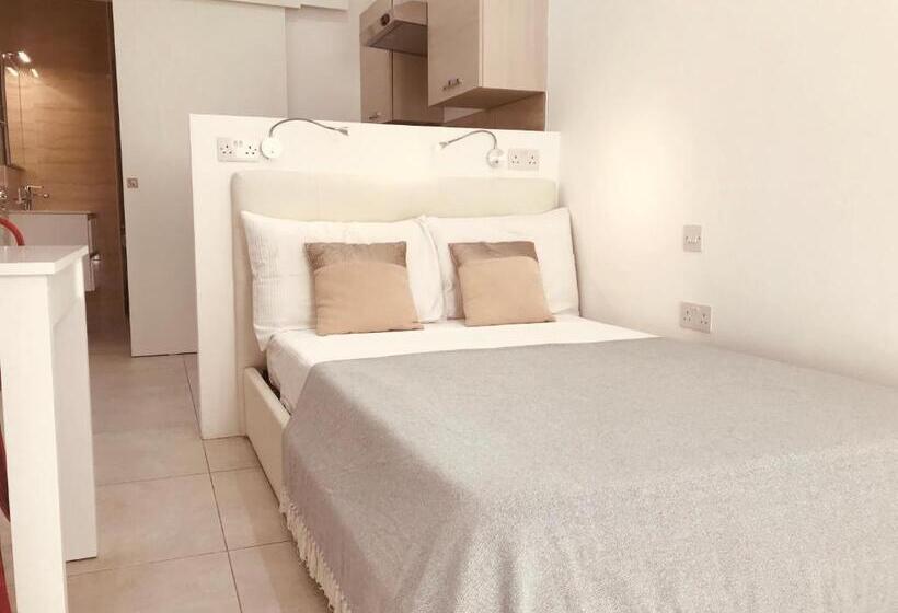 استودیوی استاندارد, La 88 Boutique