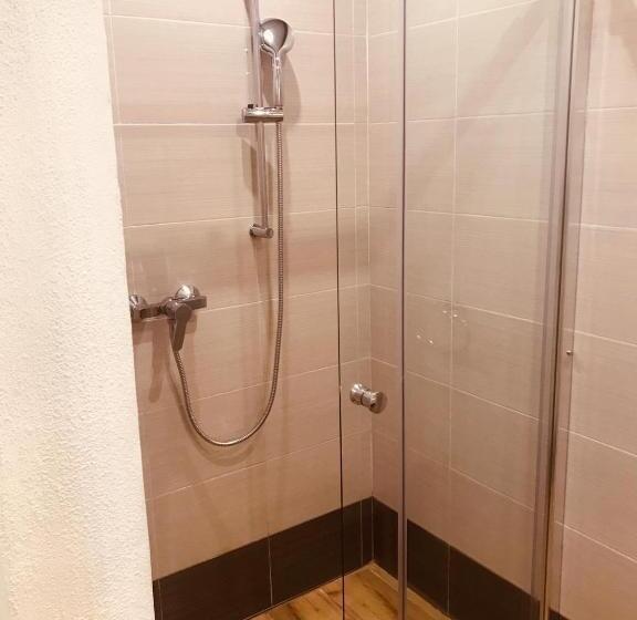 اتاق استاندارد سه نفره, La 88 Boutique