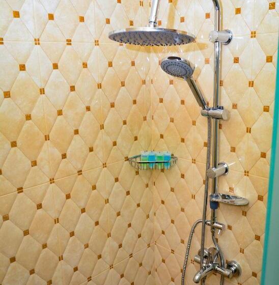 חדר משפחתי, Asour