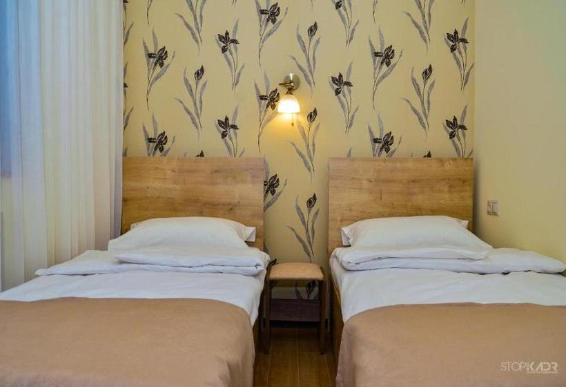 חדר סטנדרט, Asour