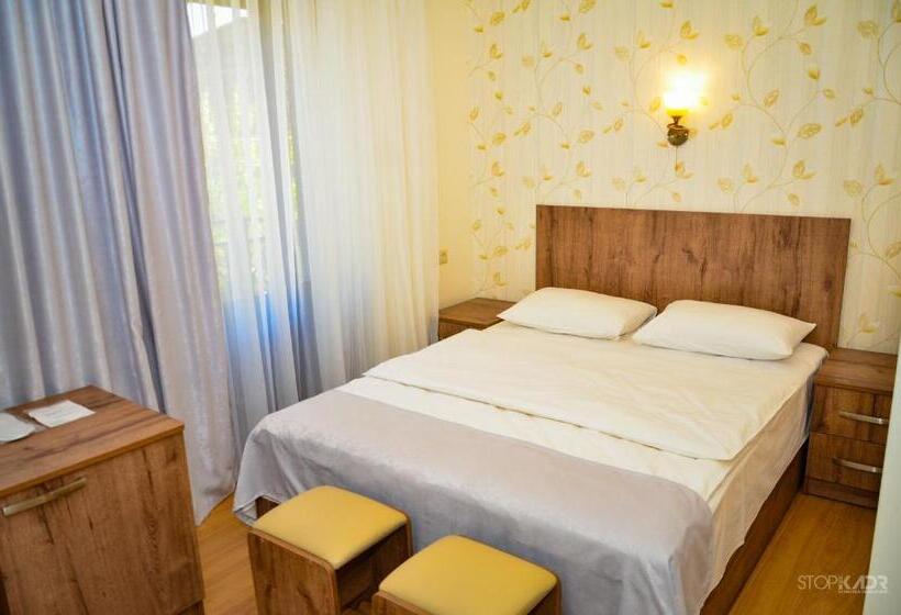 חדר סטנדרט נוף לגינה, Asour